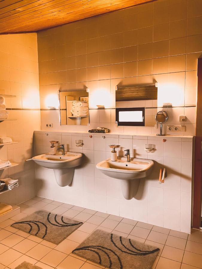 Naturnahes Familienchalet Mit Garten - Wifi - Netflix - Nur 15 Minuten Vom Chiemsee Und 35 Minuten Von Muenchen Entfernt Vogtareuth Екстер'єр фото