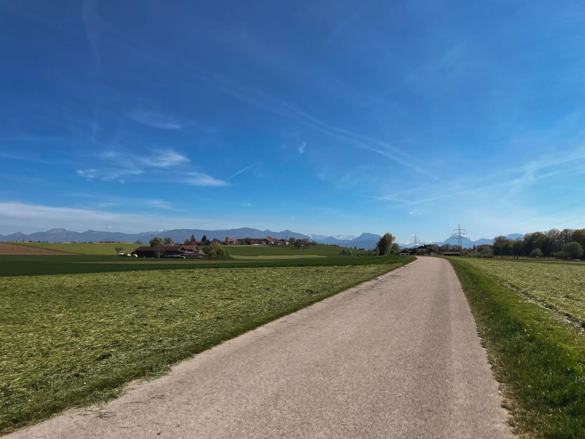 Naturnahes Familienchalet Mit Garten - Wifi - Netflix - Nur 15 Minuten Vom Chiemsee Und 35 Minuten Von Muenchen Entfernt Vogtareuth Екстер'єр фото
